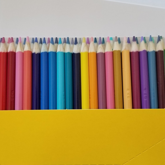 CRAYOLA COLOR ESCAPES 4 COLLECTION KIT - Picture 7 of 8